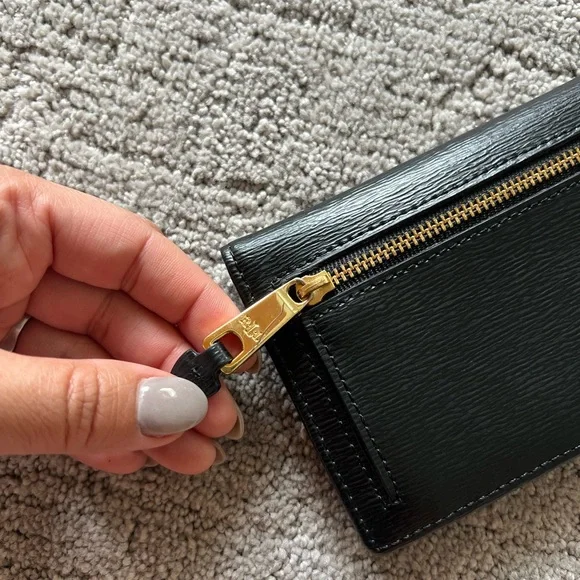 Ralph Lauren Black Wallet with Gold Emblem - Picture 16 of 16